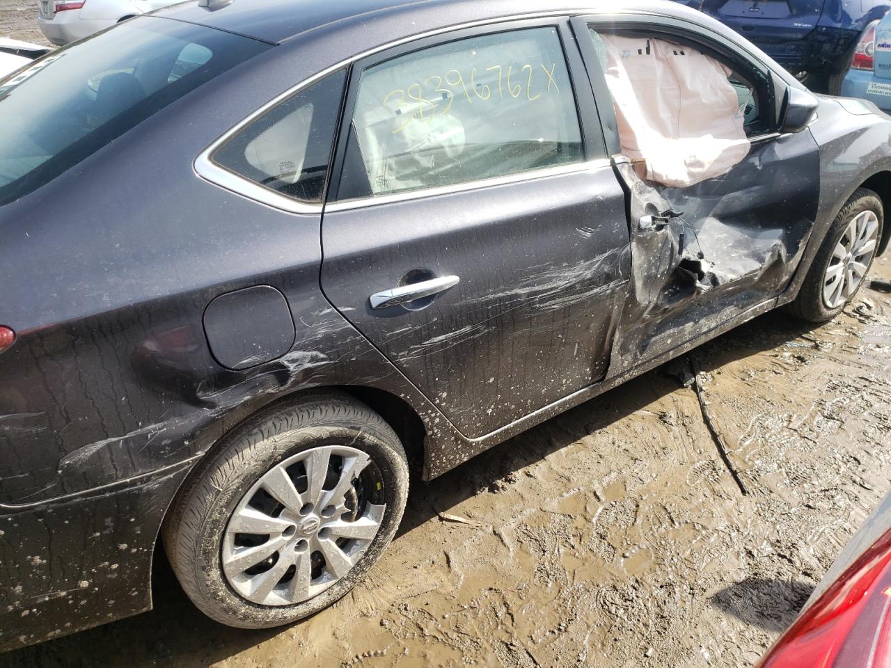 Photo 9 from auction – 2015 NISSAN SENTRA S with VIN 3N1AB7AP5FL660598
