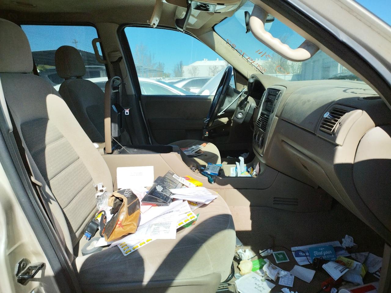 Photo 5 from auction – 2005 FORD EXPLORER X with VIN 1FMZU73E55UB50712