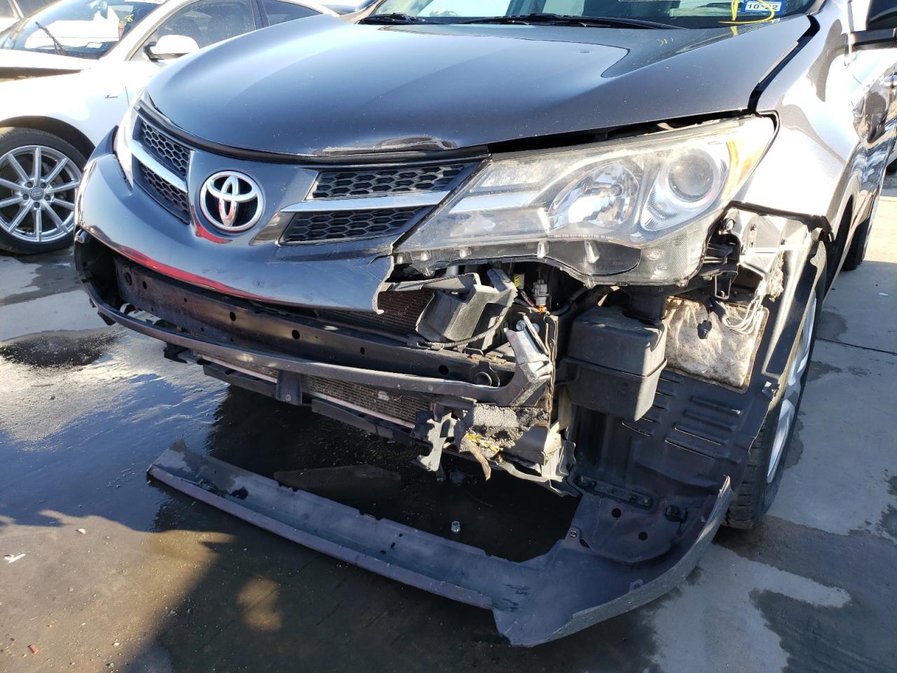 Photo 9 from auction – 2014 TOYOTA RAV4 LE with VIN 2T3BFREV9EW225276