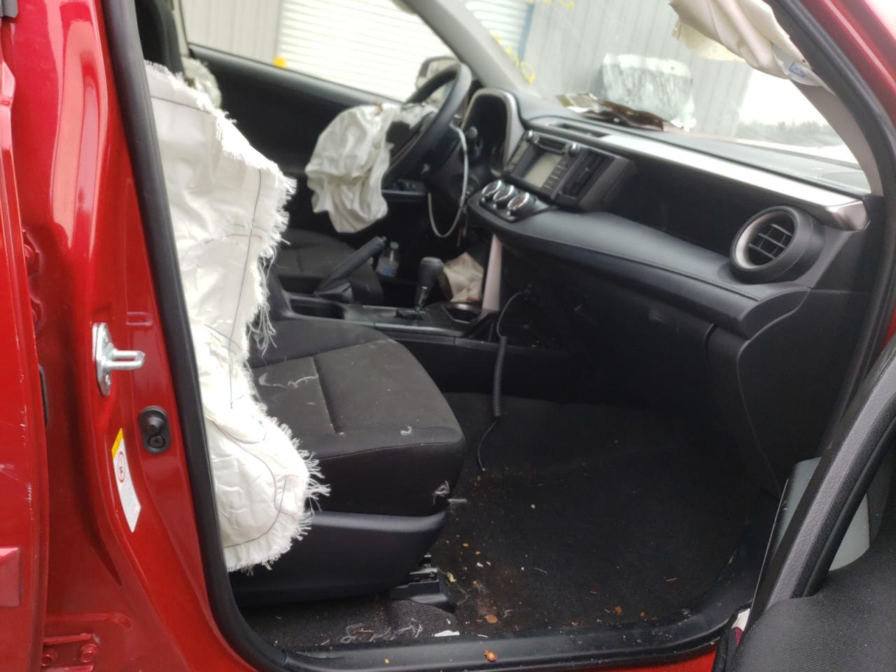 Photo 5 from auction – 2016 TOYOTA RAV4 LE with VIN JTMBFREV0GJ095003