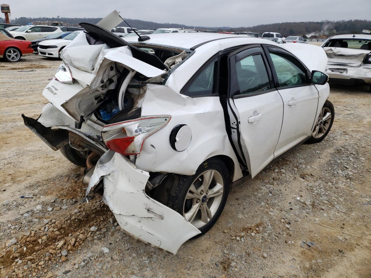 Photo 4 from auction – 2013 FORD FOCUS SE with VIN 1FADP3F28DL325738