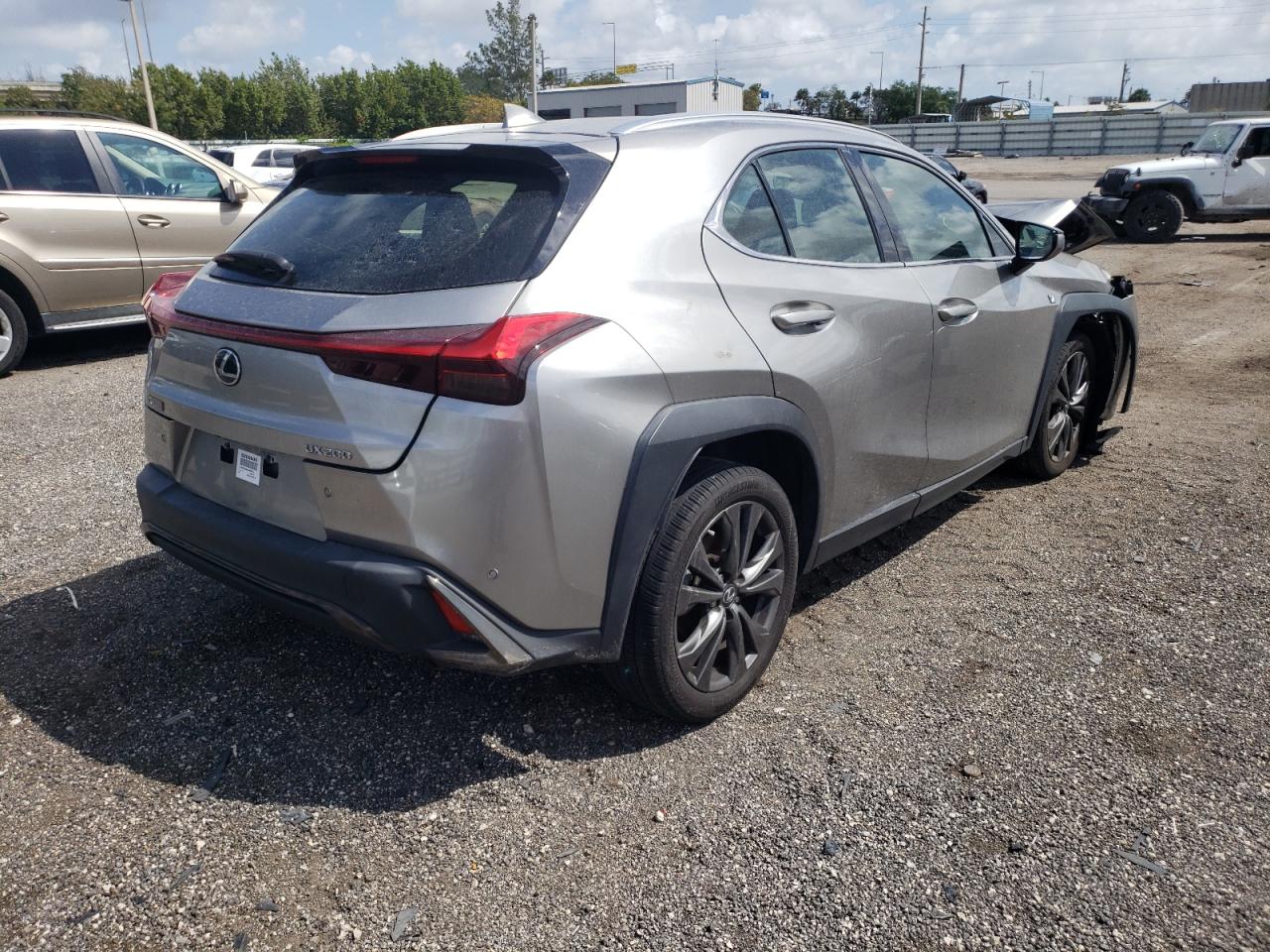 Photo 4 from auction – 2019 LEXUS UX 200 with VIN JTHY3JBH0K2003215