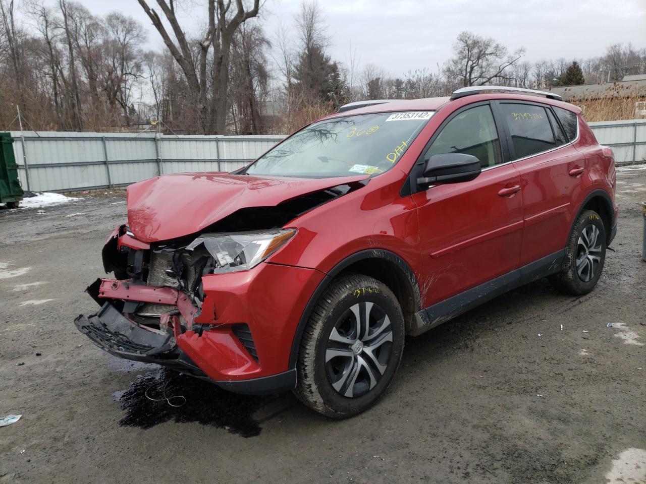 Photo 2 from auction – 2016 TOYOTA RAV4 LE with VIN JTMBFREV0GJ095003