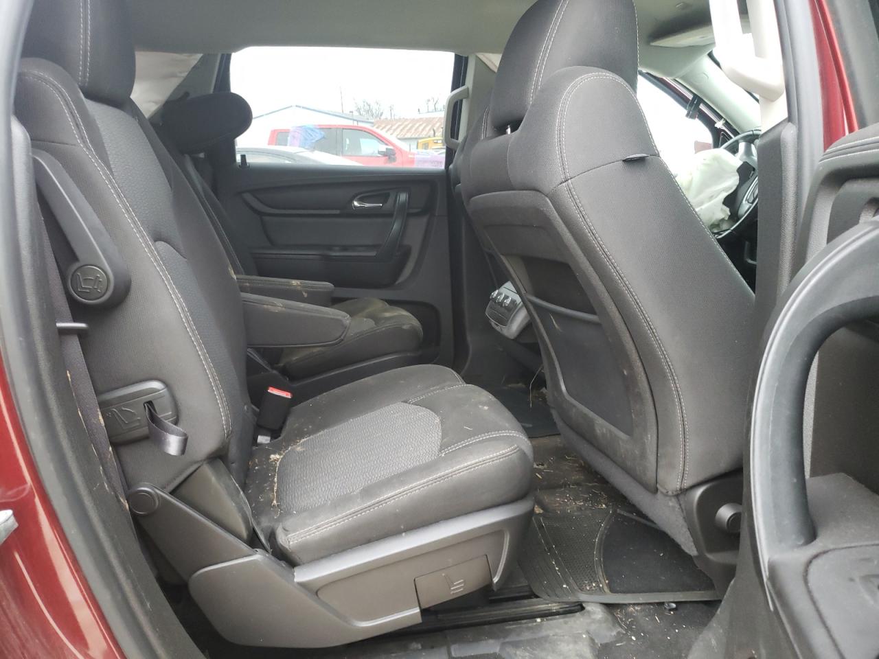 Photo 6 from auction – 2017 CHEVROLET TRAVERSE L with VIN 1GNKRGKD3HJ251745