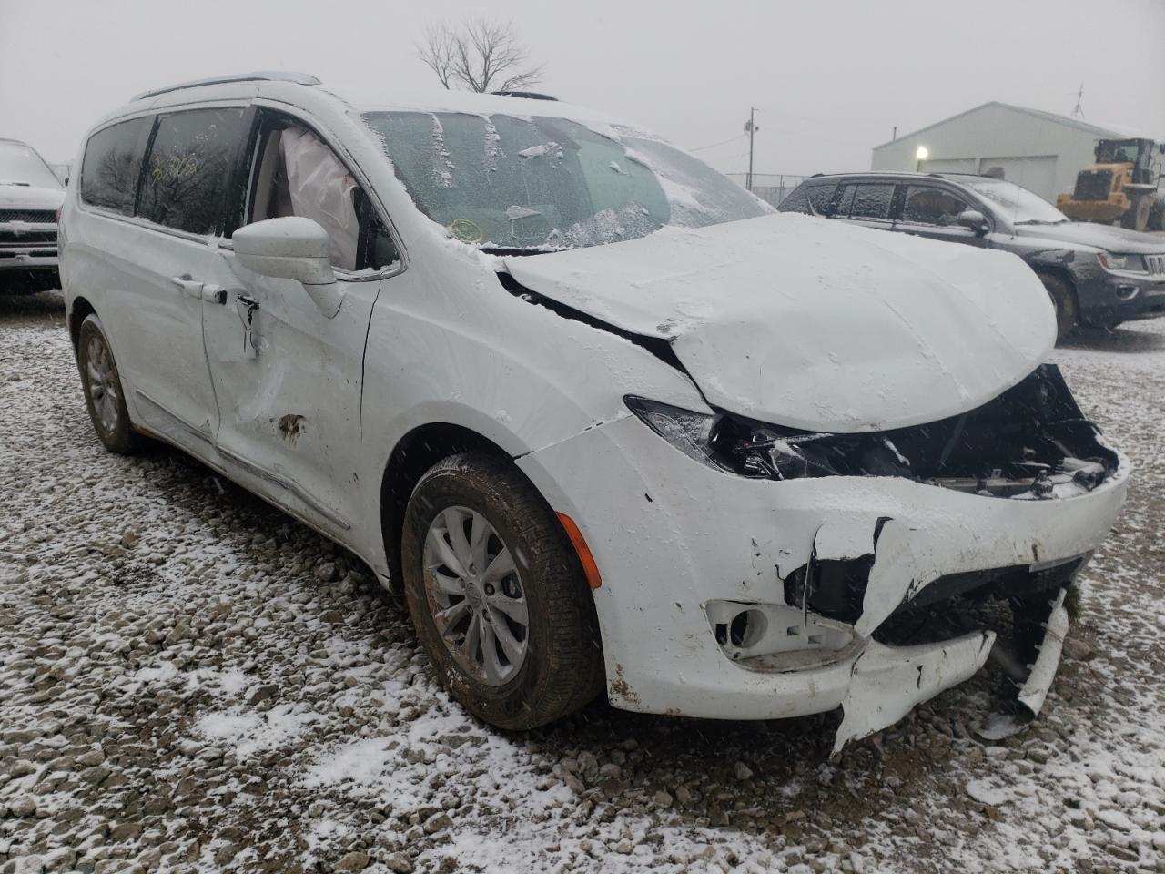 CHRYSLER PACIFICA T 2019 with VIN 2C4RC1BG2KR506937 - Photo from auction