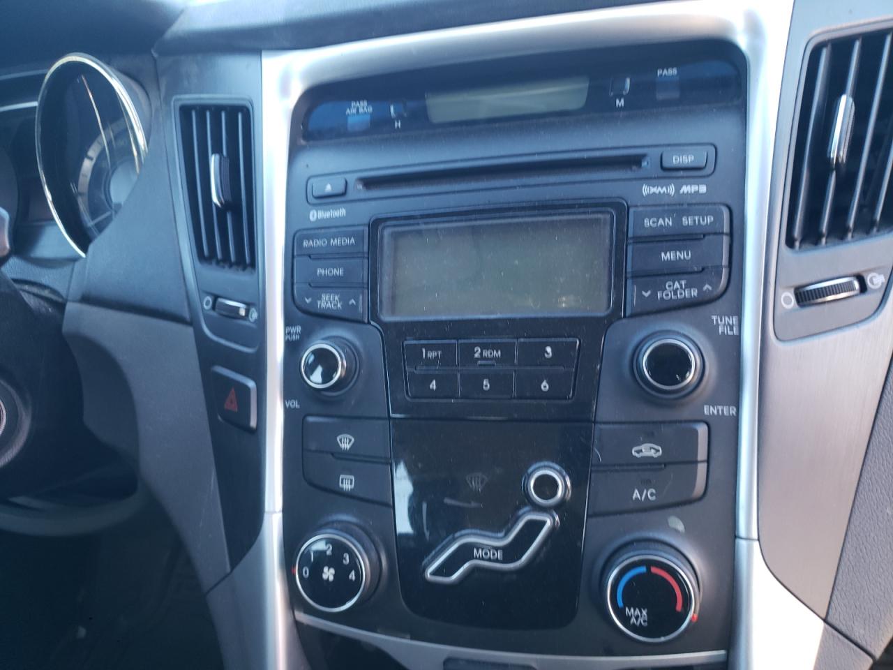 Photo 9 from auction – 2013 HYUNDAI SONATA GLS with VIN 5NPEB4AC6DH586597