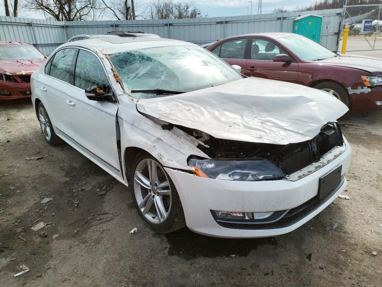 Photo 1 from auction – 2015 VOLKSWAGEN PASSAT SEL with VIN 1VWCV7A31FC051186