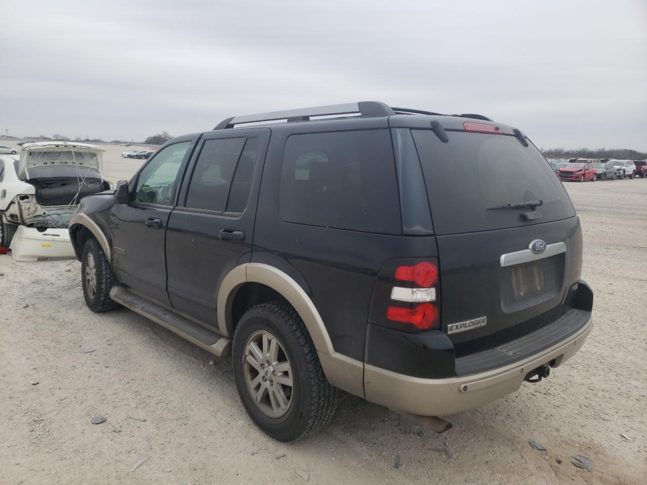Photo 3 from auction – 2006 FORD EXPLORER E with VIN 1FMEU64E86UB46484