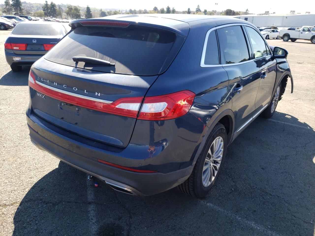 Photo 4 from auction – 2017 LINCOLN MKX SELECT with VIN 2LMPJ6KR8HBL30103