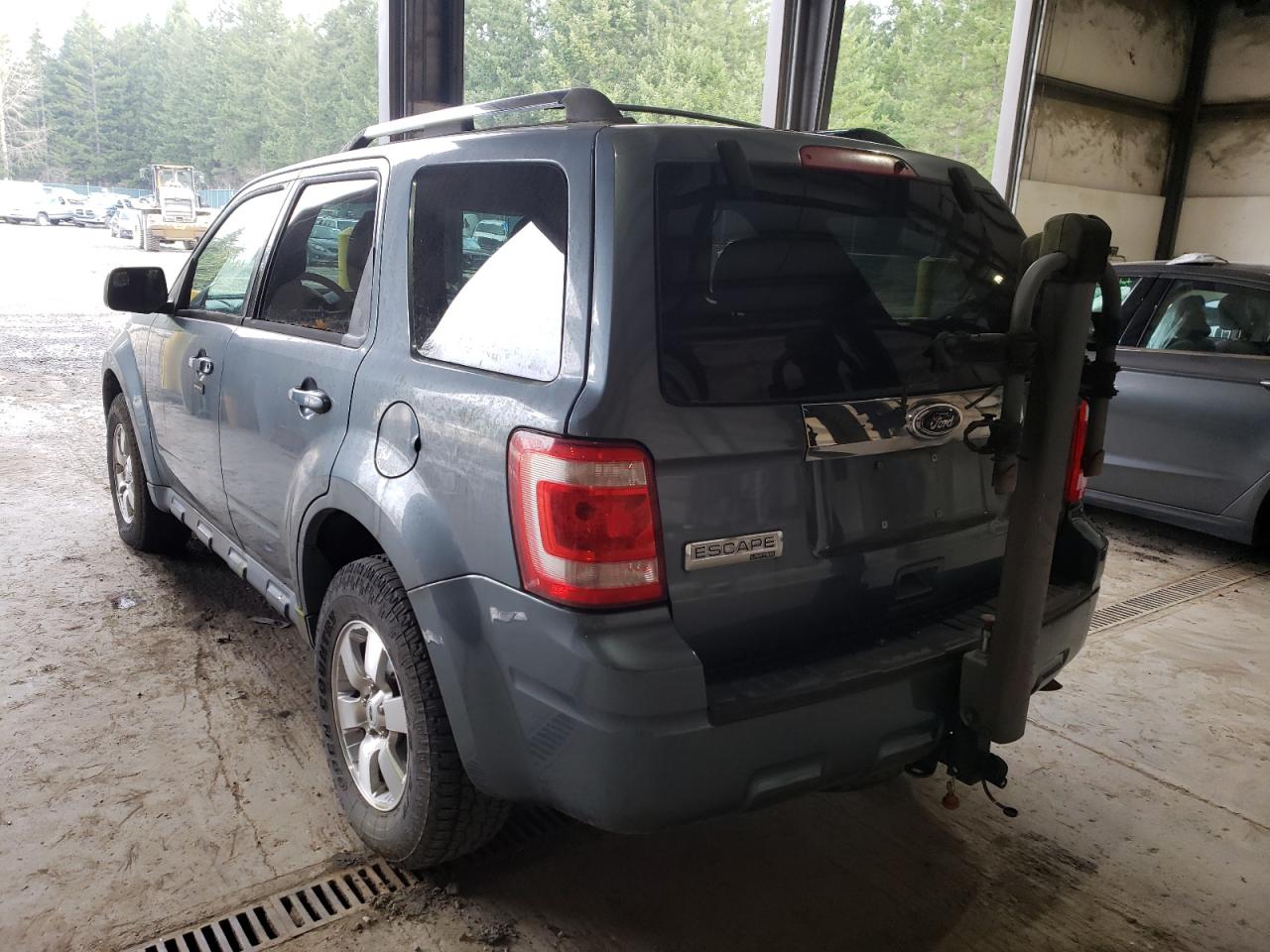 Photo 3 from auction – 2010 FORD ESCAPE LIM with VIN 1FMCU9EG5AKA78299