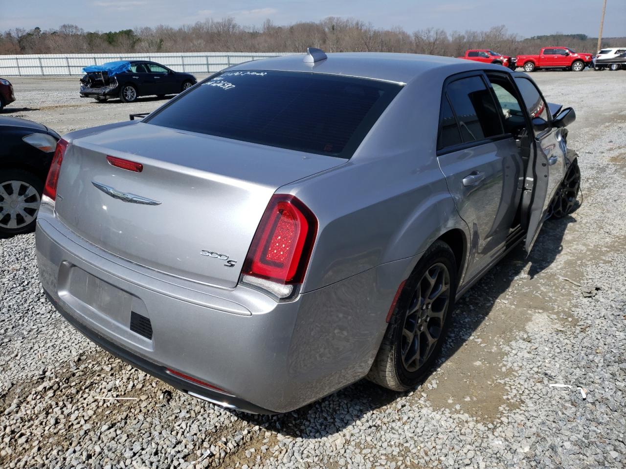 Photo 4 from auction – 2018 CHRYSLER 300 S with VIN 2C3CCAGG4JH226587