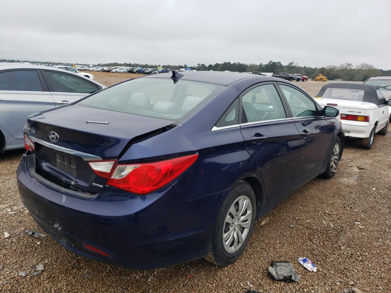 Photo 4 from auction – 2011 HYUNDAI SONATA GLS with VIN 5NPEB4AC3BH185005