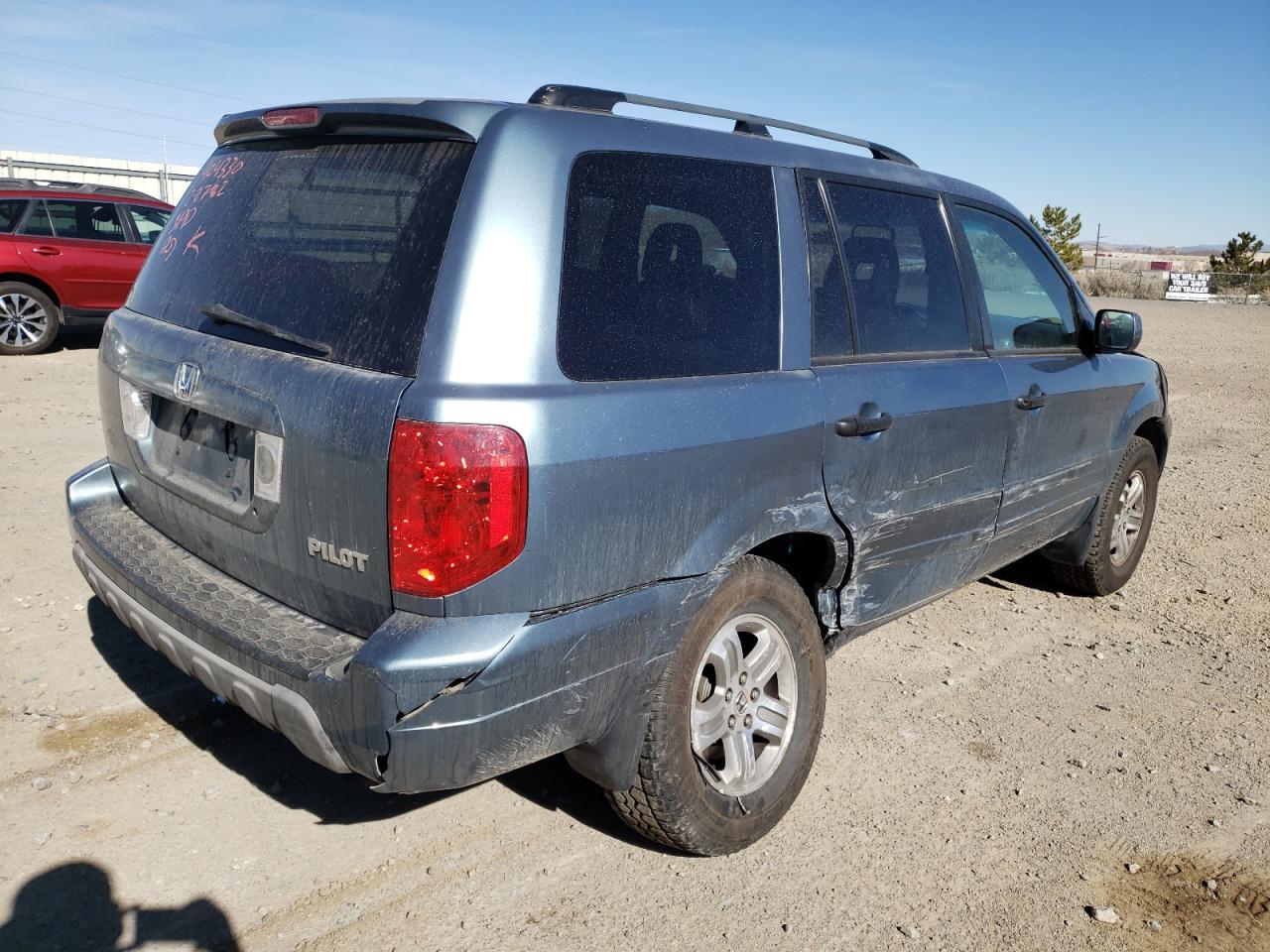 Photo 4 from auction – 2005 HONDA PILOT EXL with VIN 2HKYF18565H503565