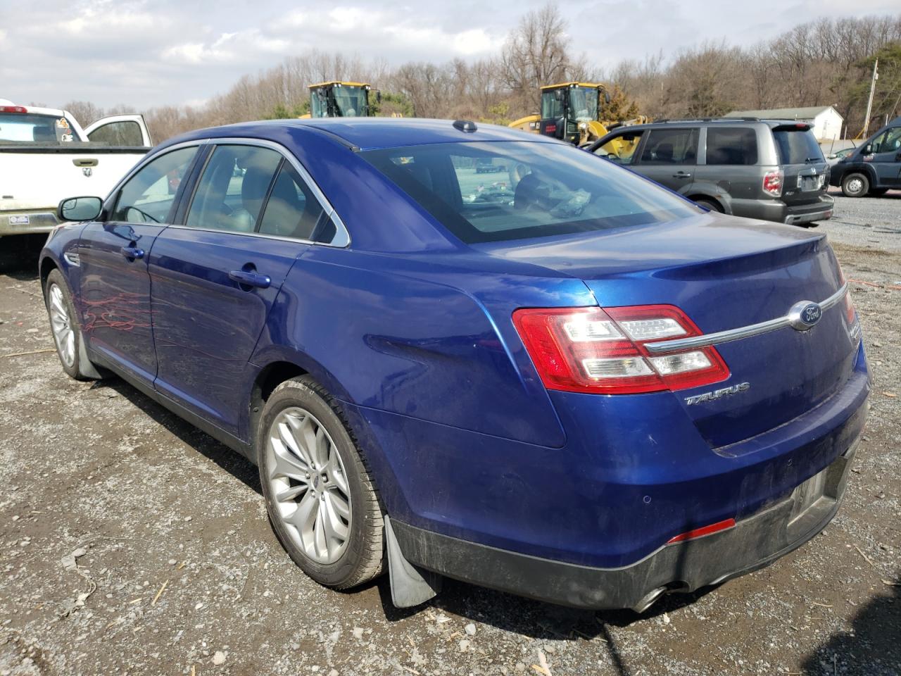 Photo 3 from auction – 2015 FORD TAURUS LIM with VIN 1FAHP2F88FG116172