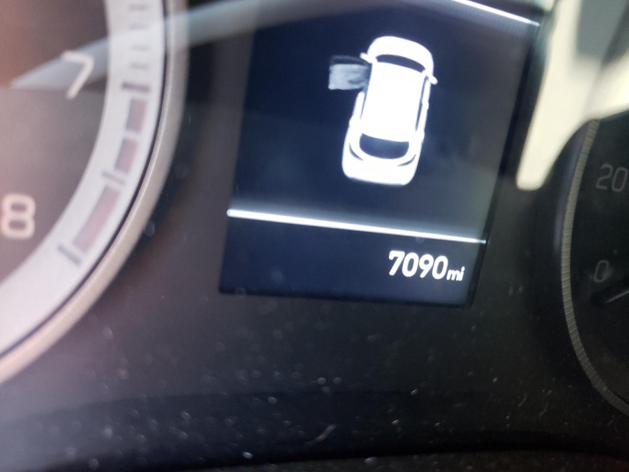 Photo 8 from auction – 2021 HYUNDAI TUCSON SE with VIN KM8J2CA41MU390618