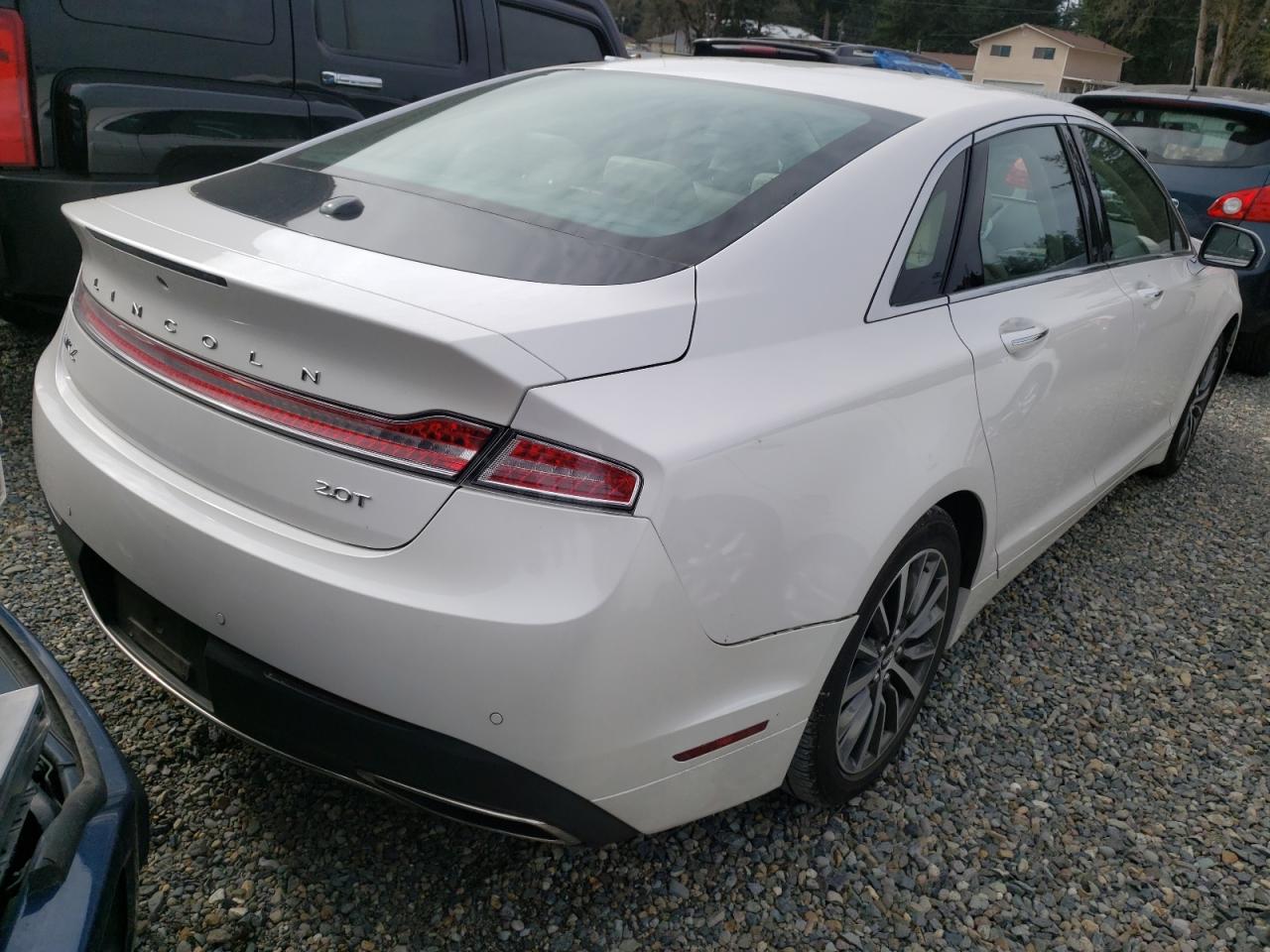 Photo 4 from auction – 2017 LINCOLN MKZ PREMIE with VIN 3LN6L5A96HR651040