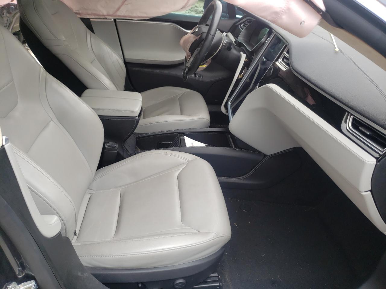 Photo 5 from auction – 2015 TESLA MODEL S with VIN 5YJSA1E23FF112081