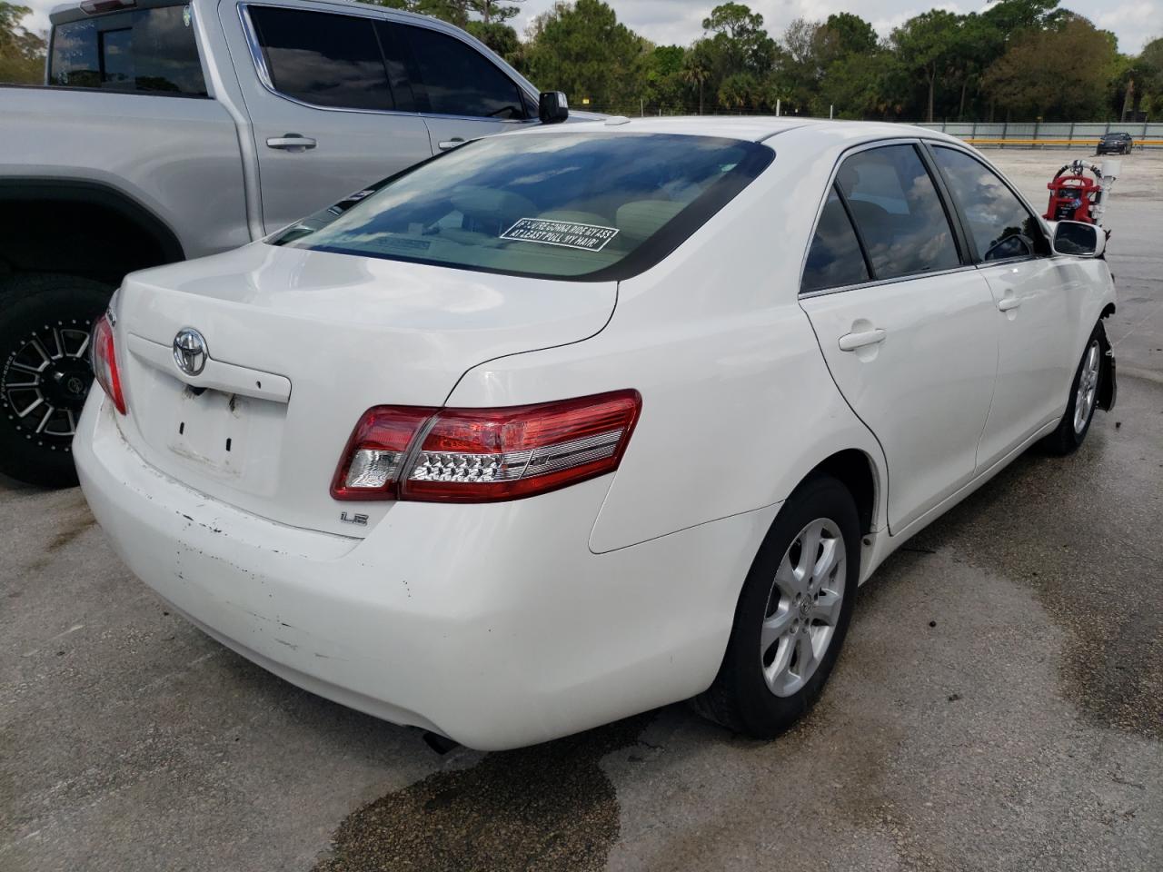 Photo 4 from auction – 2011 TOYOTA CAMRY BASE with VIN 4T1BF3EK1BU595225
