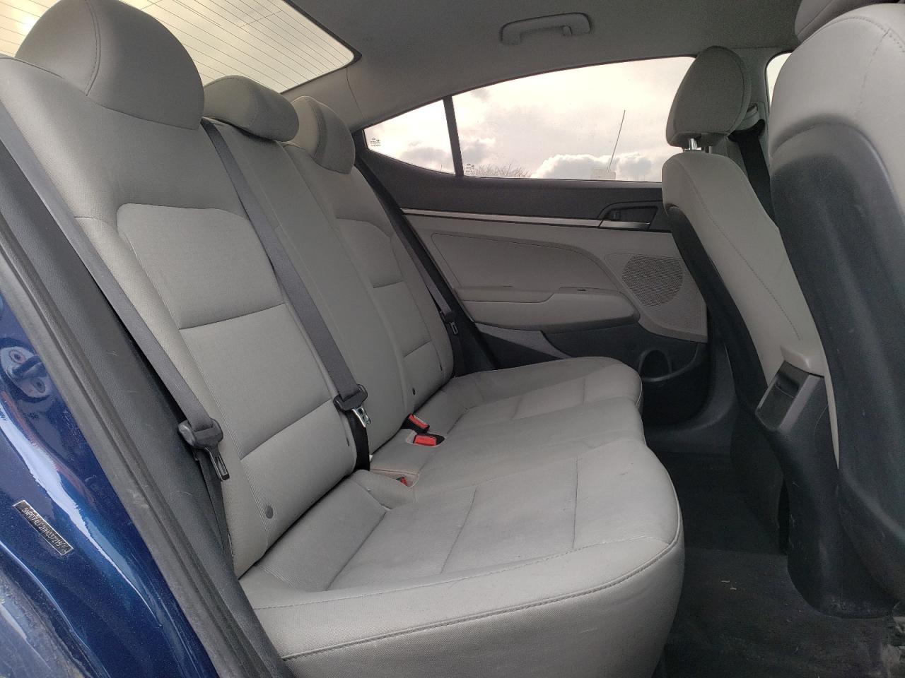 Photo 6 from auction – 2017 HYUNDAI ELANTRA SE with VIN 5NPD74LF2HH037215
