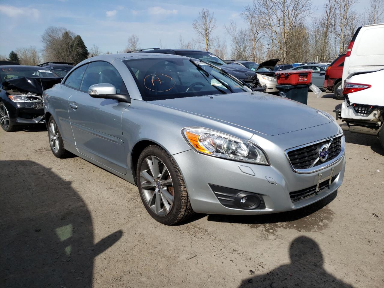 VOLVO C70 T5 2011 with VIN YV1672MC6BJ116090 - Photo from auction