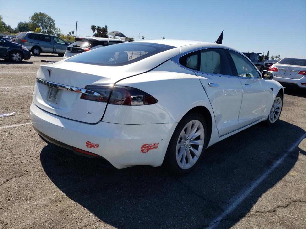 Photo 4 from auction – 2016 TESLA MODEL S with VIN 5YJSA1E1XGF172948