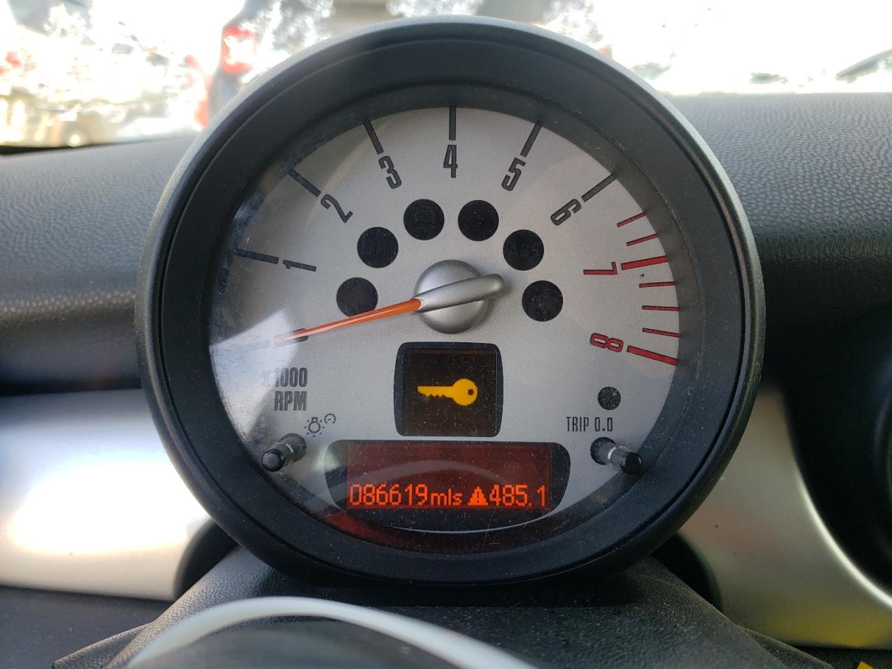 Photo 8 from auction – 2011 MINI COOPER with VIN WMWSU3C53BTX96330
