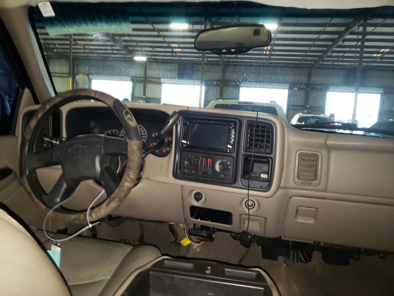 Photo 9 from auction – 2003 CHEVROLET SILVERADO with VIN 1GCHC23U53F193624