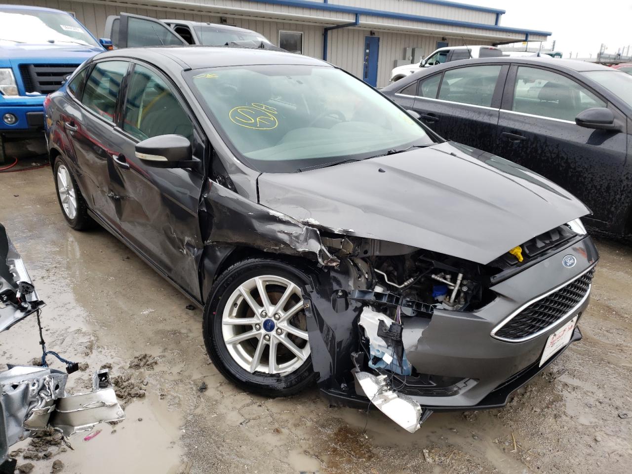 FORD FOCUS SE 2016 with VIN 1FADP3F21GL245685 - Photo from auction