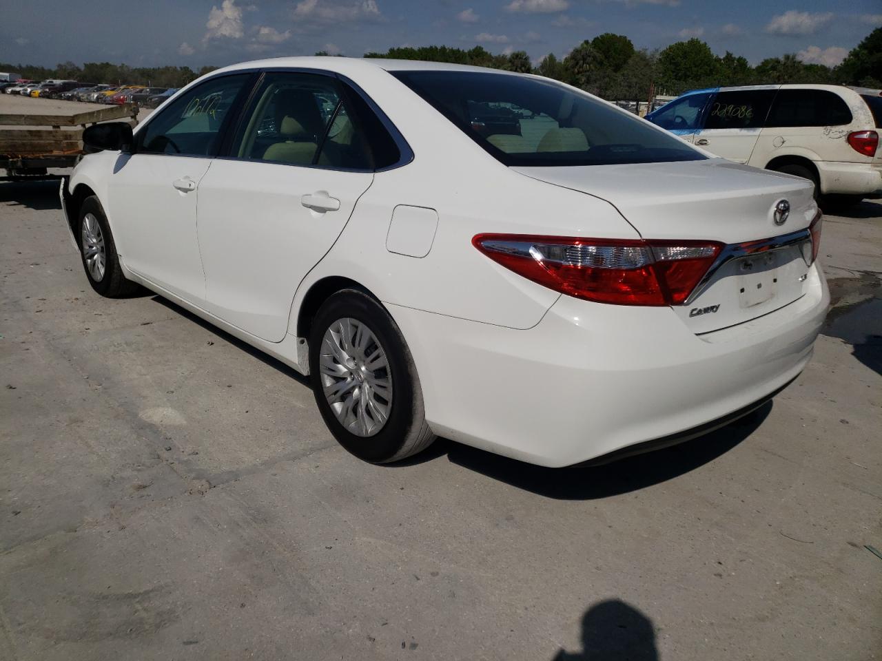 Photo 3 from auction – 2015 TOYOTA CAMRY LE with VIN 4T4BF1FK9FR460394