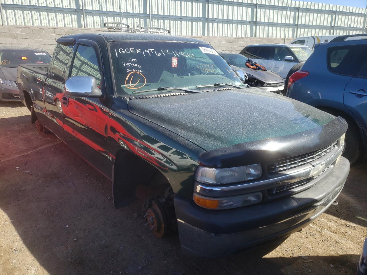 Photo 1 from auction – 2001 CHEVROLET SILVERADO with VIN 1GCEK19T61Z119610