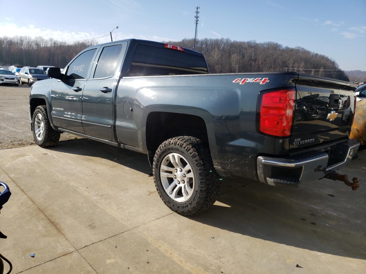 Photo 3 from auction – 2017 CHEVROLET SILVERADO with VIN 1GCVKREC2HZ236700