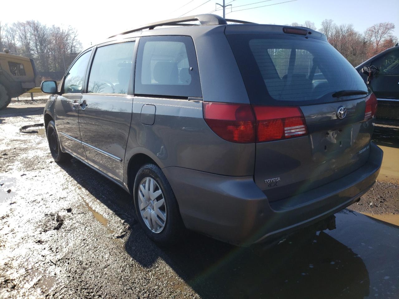 Photo 3 from auction – 2004 TOYOTA SIENNA CE with VIN 5TDZA23C54S208626