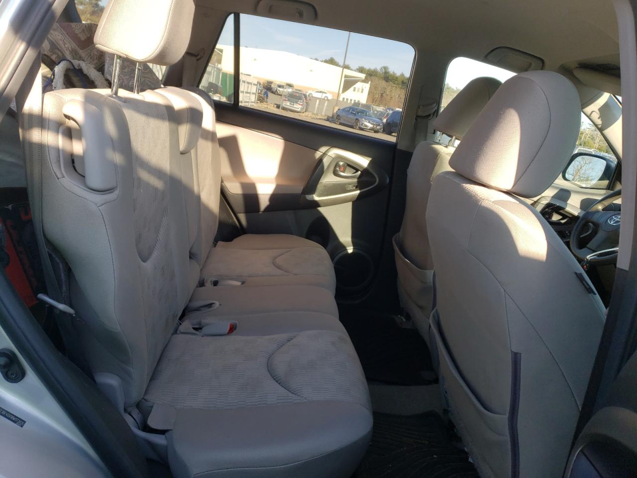 Photo 6 from auction – 2011 TOYOTA RAV4 with VIN 2T3BF4DV9BW173826