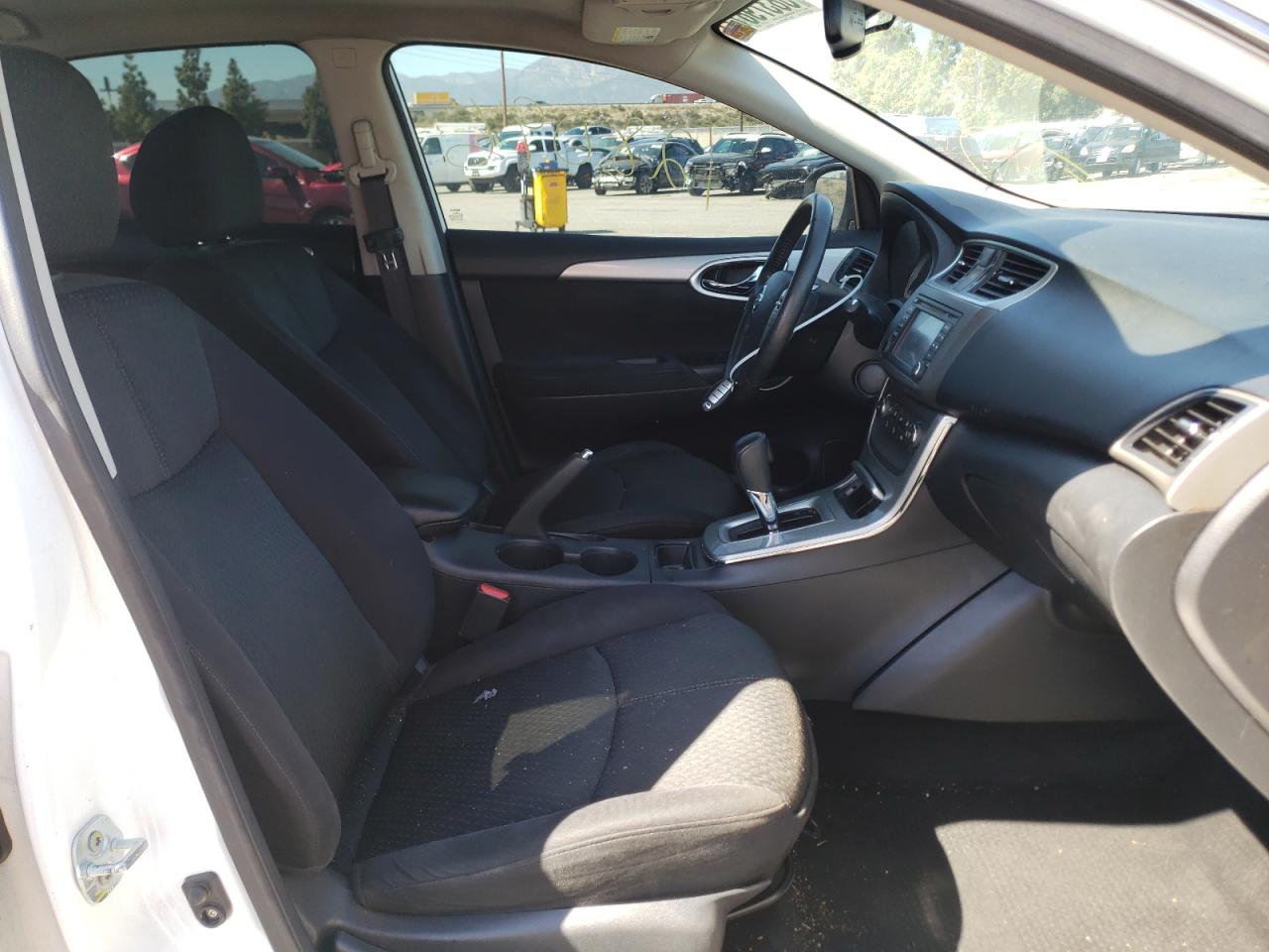 Photo 5 from auction – 2014 NISSAN SENTRA S with VIN 3N1AB7AP1EL659155