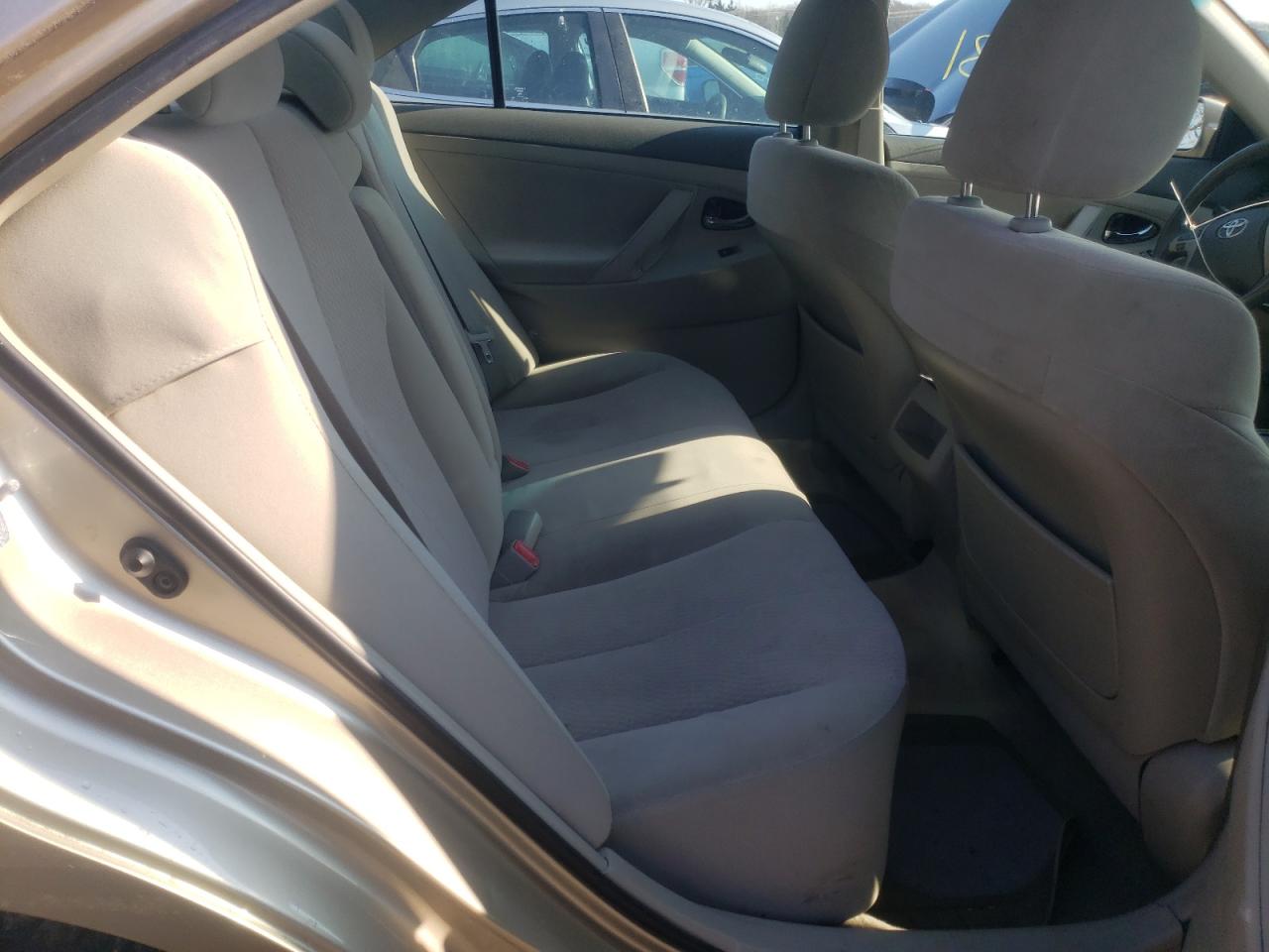 Photo 6 from auction – 2011 TOYOTA CAMRY BASE with VIN 4T1BF3EK2BU149858