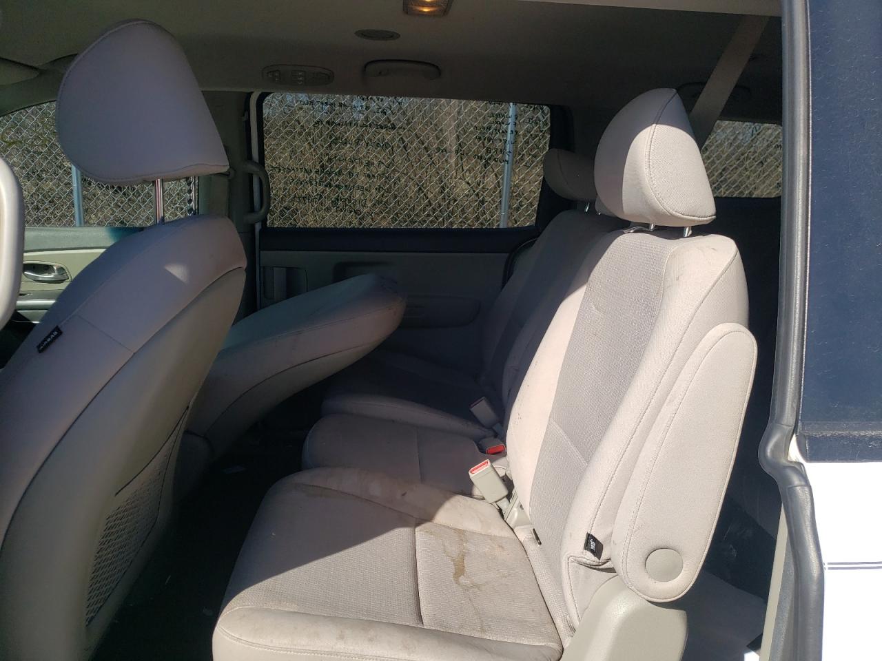 Photo 6 from auction – 2016 KIA SEDONA LX with VIN KNDMB5C16G6131597