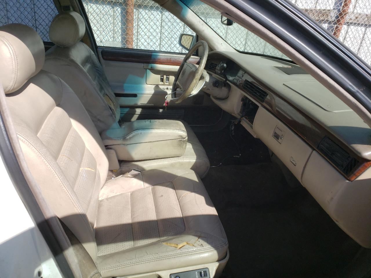 Photo 5 from auction – 1994 CADILLAC DEVILLE with VIN 1G6KD52B2RU273006