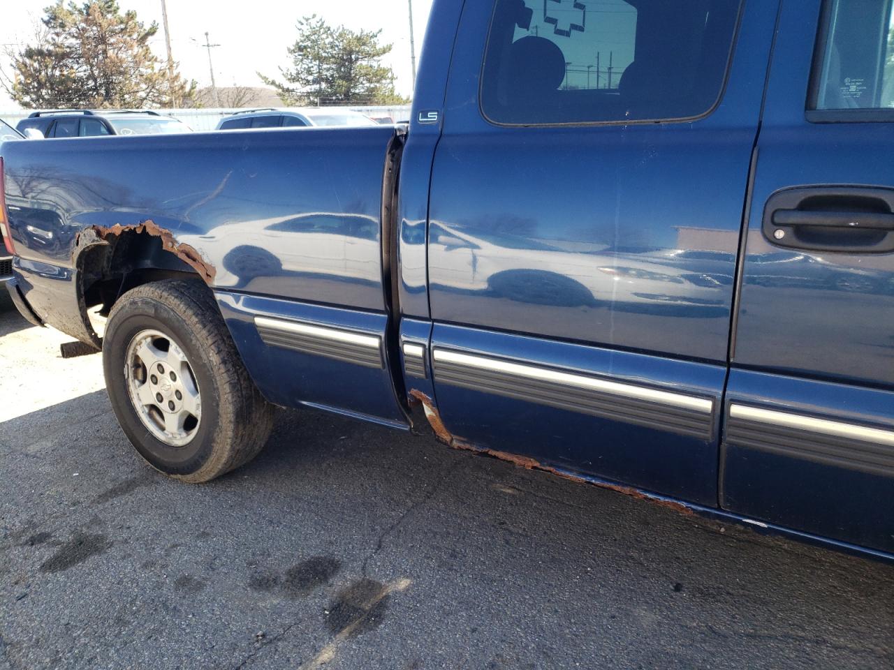 Photo 9 from auction – 2000 CHEVROLET SILVERADO with VIN 1GCEC19V8YZ186704