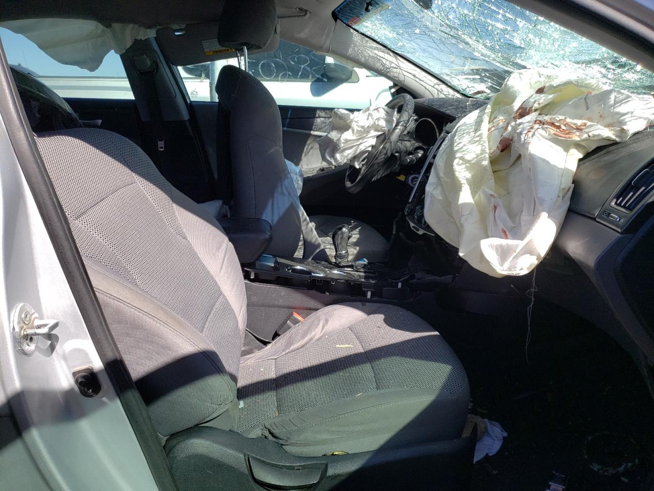 Photo 5 from auction – 2012 HYUNDAI SONATA GLS with VIN 5NPEB4AC4CH468000