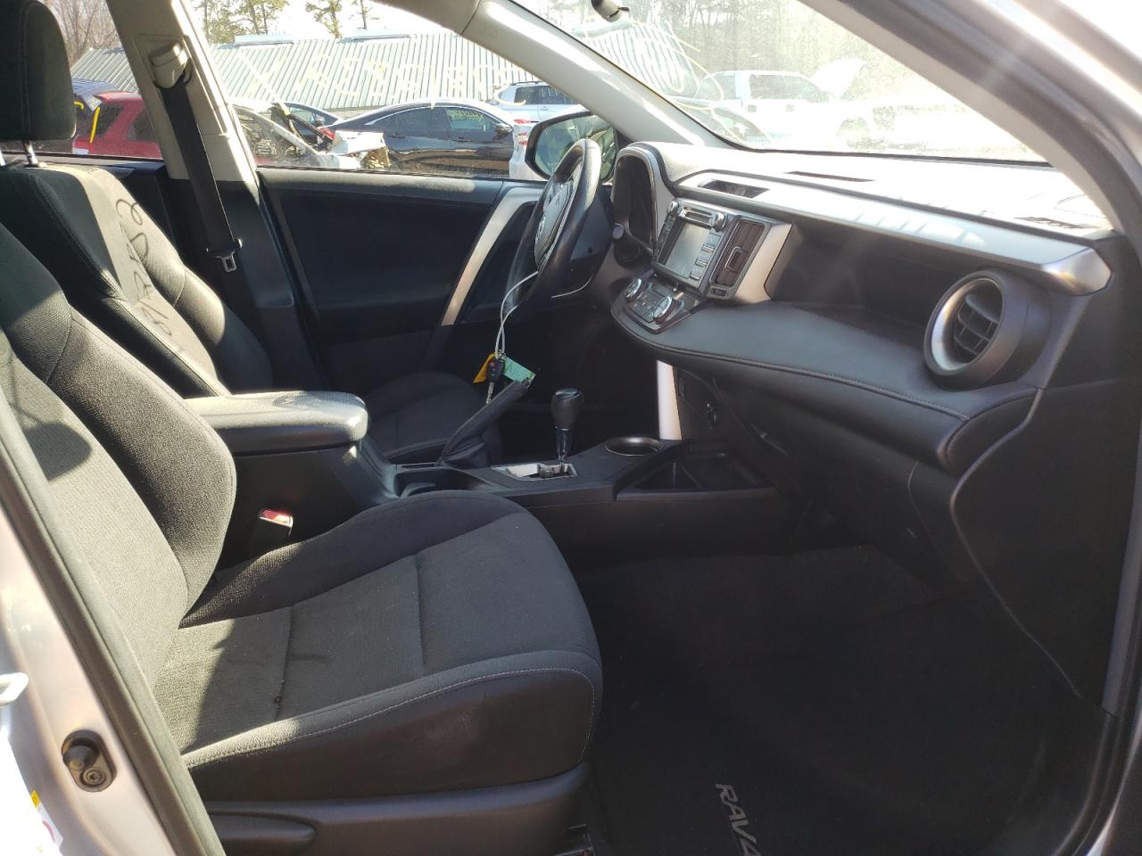 Photo 5 from auction – 2013 TOYOTA RAV4 XLE with VIN JTMRFREV8DD004472
