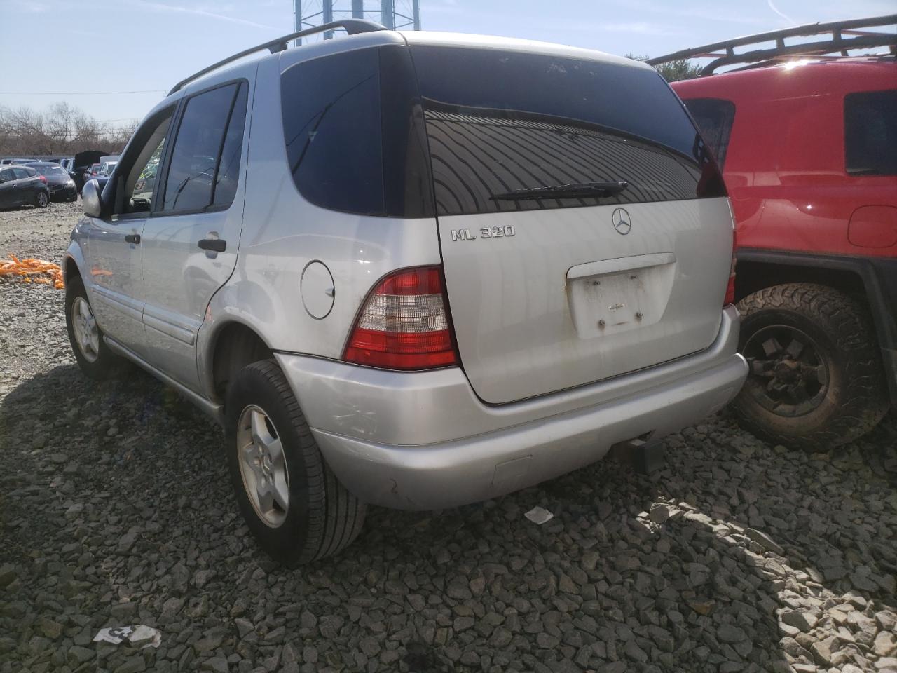 Photo 3 from auction – 2000 MERCEDES-BENZ ML 320 with VIN 4JGAB54E3YA159484