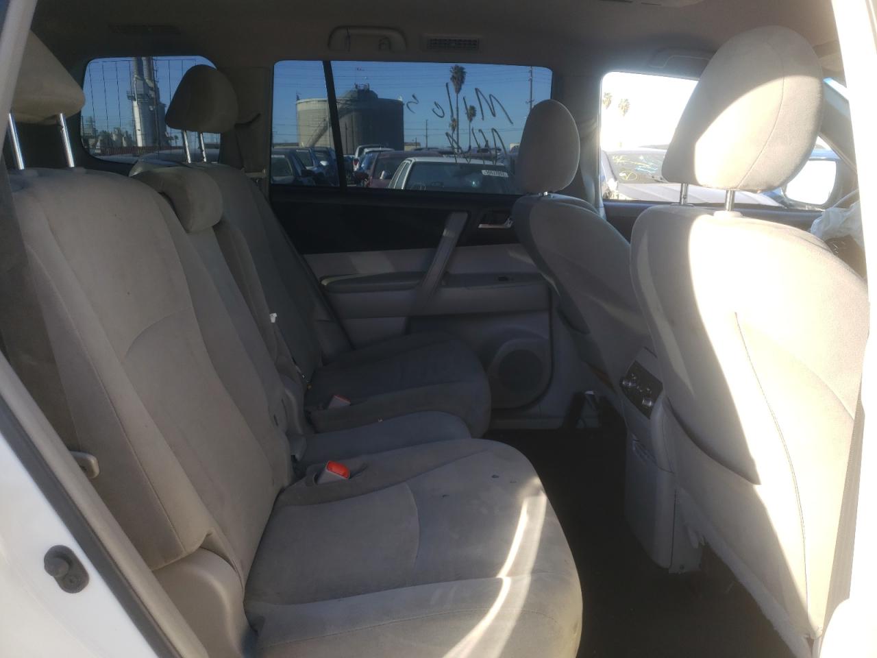 Photo 6 from auction – 2013 TOYOTA HIGHLANDER with VIN 5TDZA3EH5DS046463