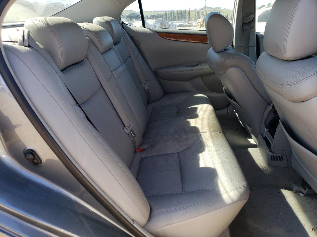 Photo 6 from auction – 2005 LEXUS ES 330 with VIN JTHBA30G555115030