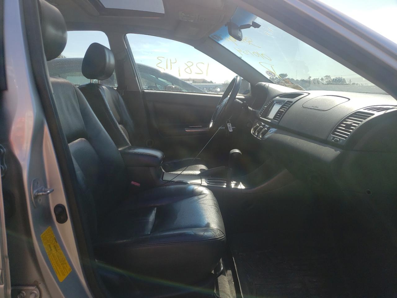 Photo 19 from auction – 2002 TOYOTA CAMRY with VIN JTDBF30K220010154