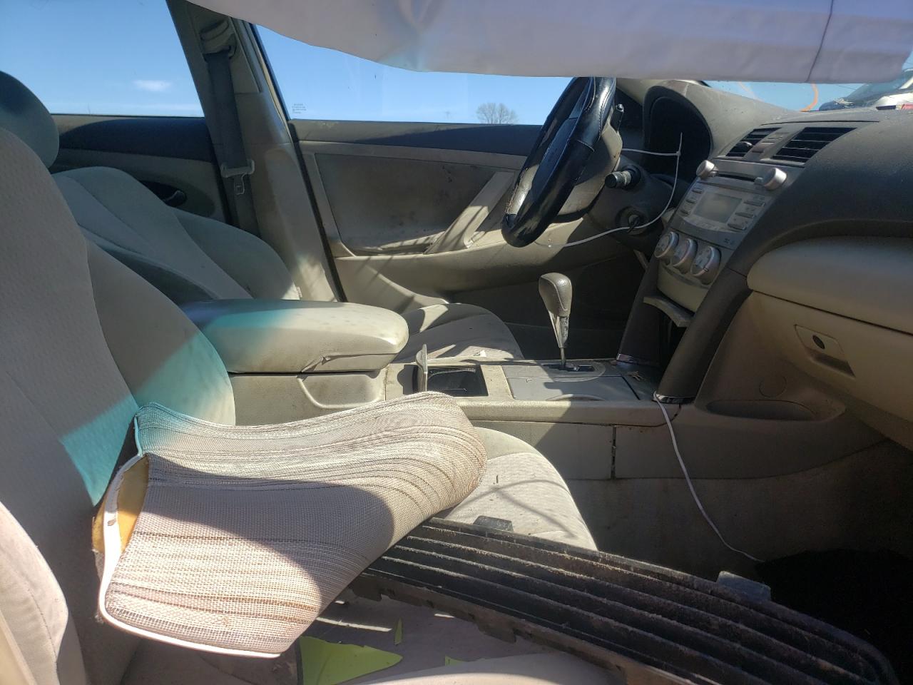 Foto 5 de la subasta – 2011 TOYOTA CAMRY BASE con VIN 4T1BF3EK8BU227768