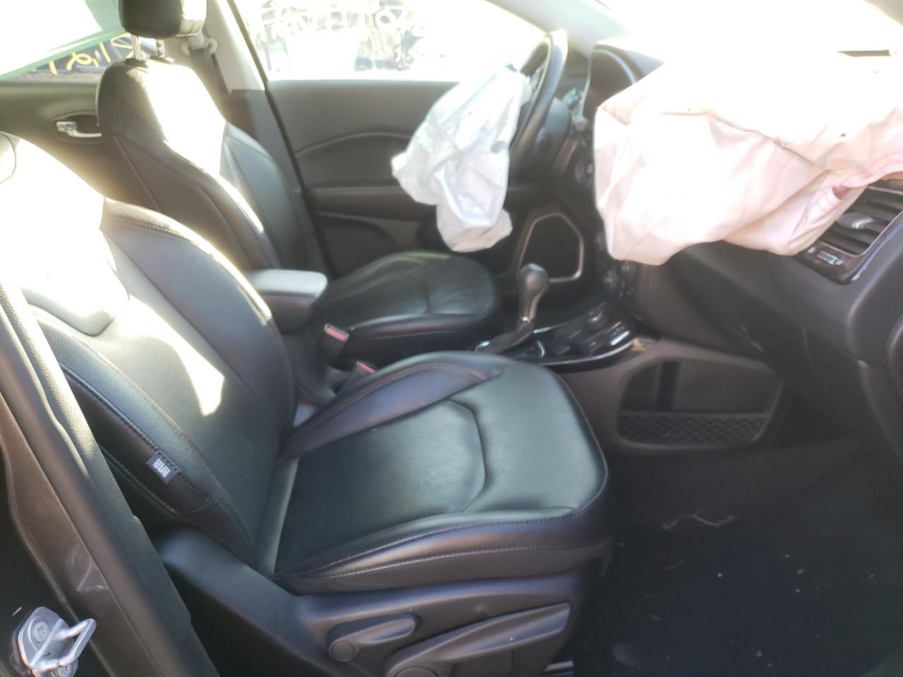 Photo 5 from auction – 2019 JEEP COMPASS LI with VIN 3C4NJDCB3KT595973