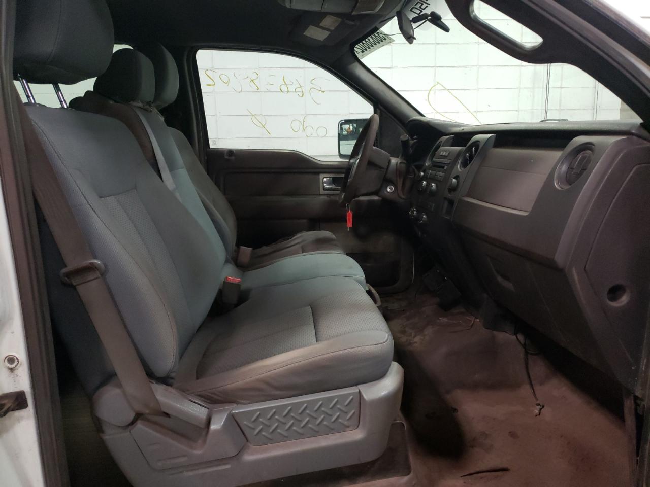 Photo 5 from auction – 2011 FORD F150 SUPER with VIN 1FTFW1EF3BFC92884