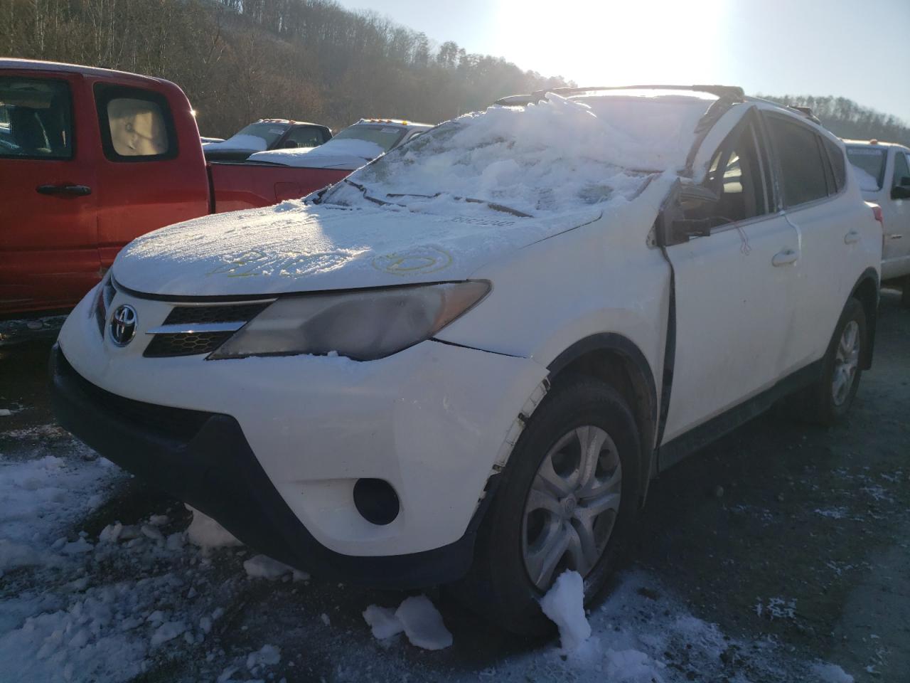 Photo 2 from auction – 2014 TOYOTA RAV4 LE with VIN JTMBFREV2ED059647