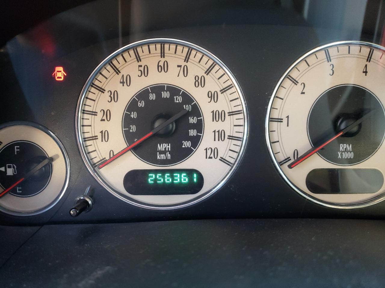 Photo 8 from auction – 2002 CHRYSLER TOWN AND C with VIN 2C8GP54L12R785096