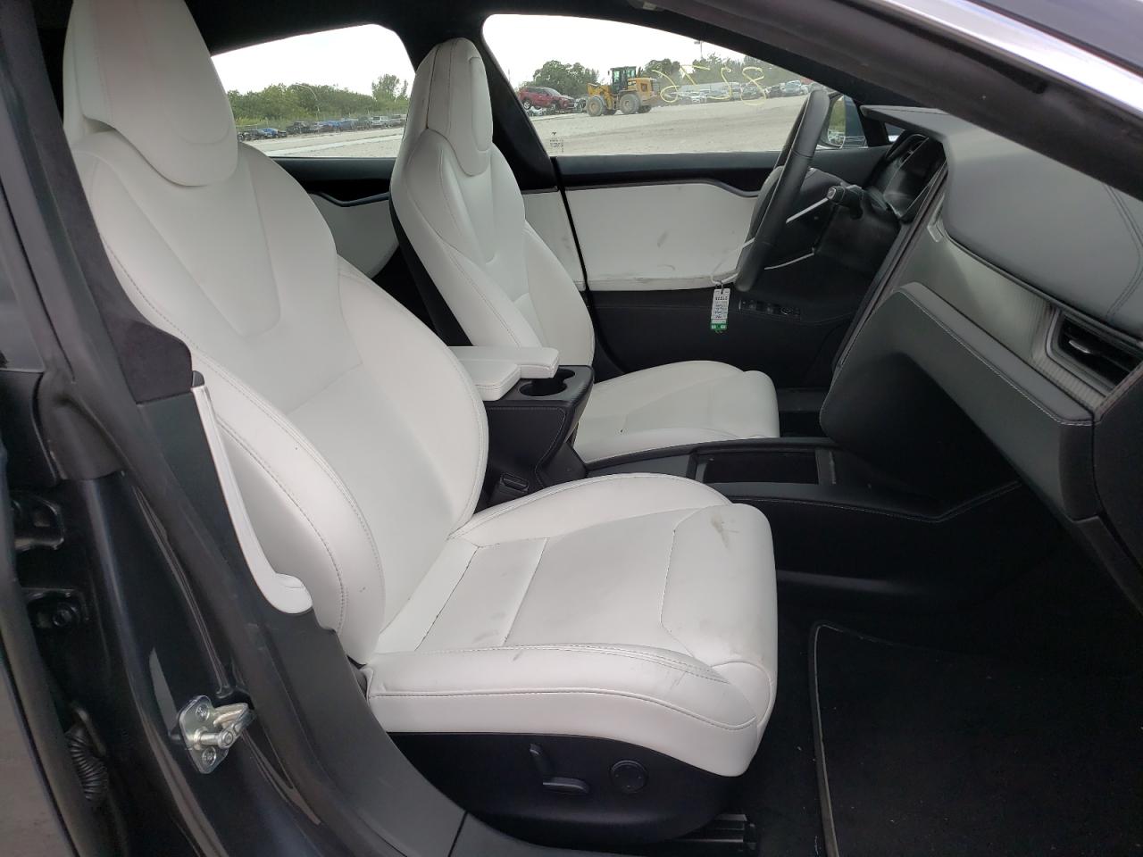 Photo 5 from auction – 2020 TESLA MODEL S with VIN 5YJSA1E42LF352834